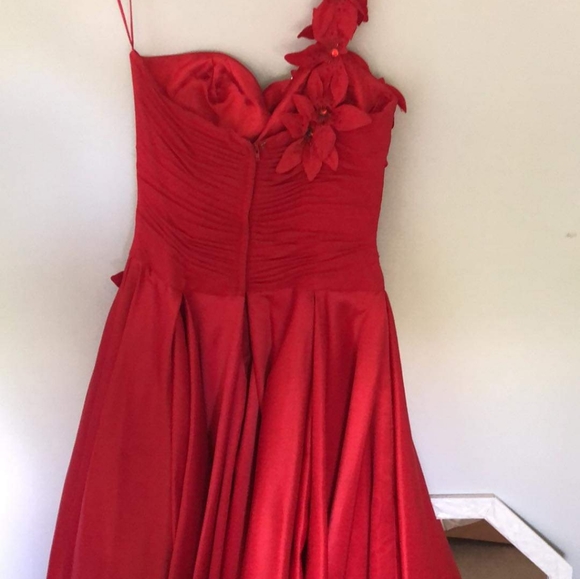 Prom dress - Picture 3 of 7